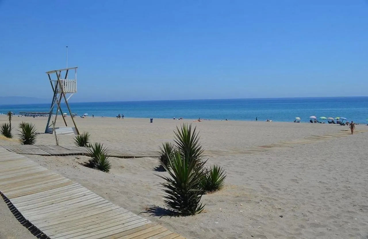 Paraiso de Vera Playa: Beachfront Apartments with Pool Views Spain