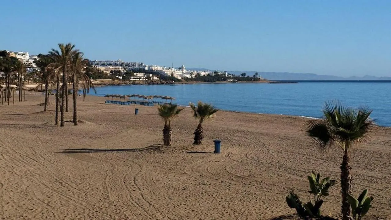 Paraiso de Vera Playa: Beachfront Apartments with Pool Views 0*,