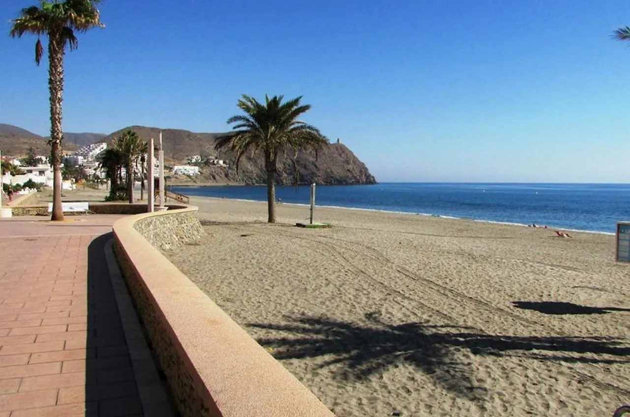 Paraiso de Vera Playa: Beachfront Apartments with Pool Views
