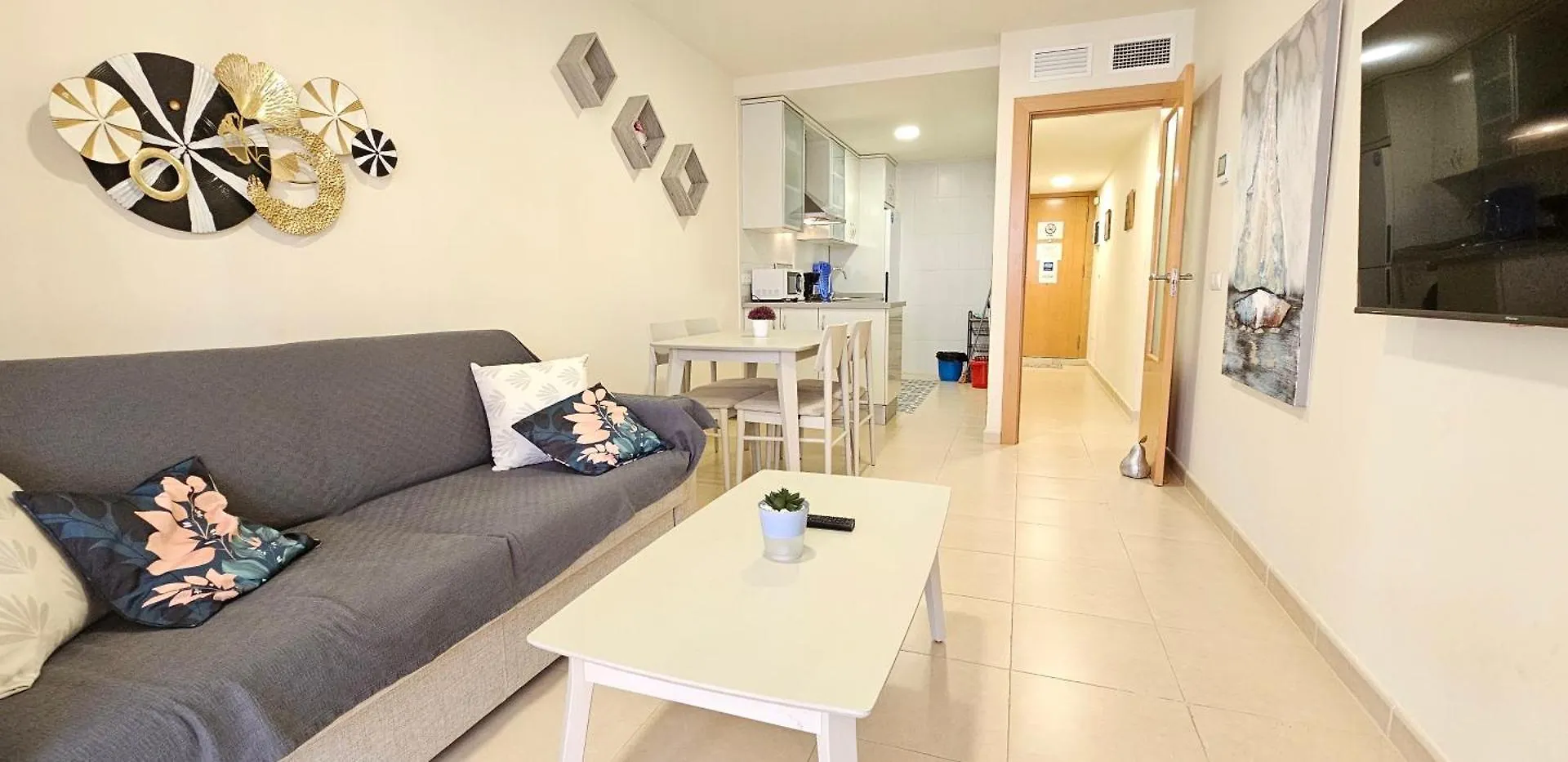 Paraiso de Vera Playa: Beachfront Apartments with Pool Views 0*,  Spain