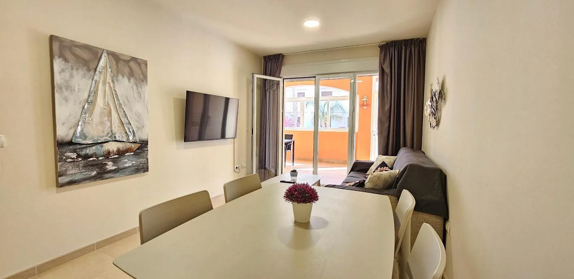 Paraiso de Vera Playa: Beachfront Apartments with Pool Views 0*,