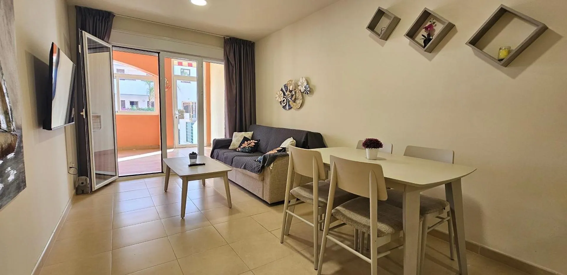 Paraiso de Vera Playa: Beachfront Apartments with Pool Views